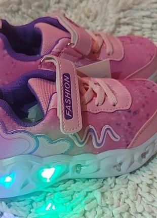 Детские кроссовки для девочки с led мигалки со светящейся подошвой9 фото