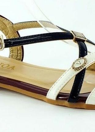 Нові стильні босоніжки