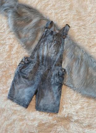 Джинсовый комбинезон