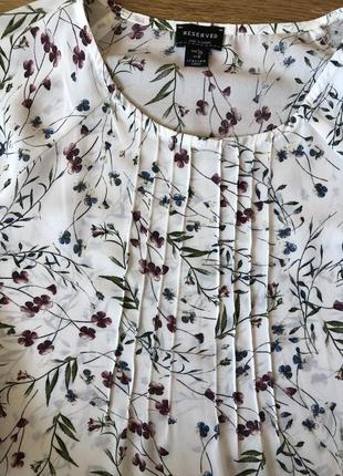 Легка блуза з весняним принтом4 фото