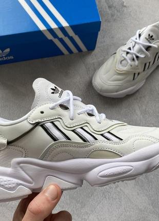 Жіночі стильні весняні кросівки adidas ozweego white1 фото