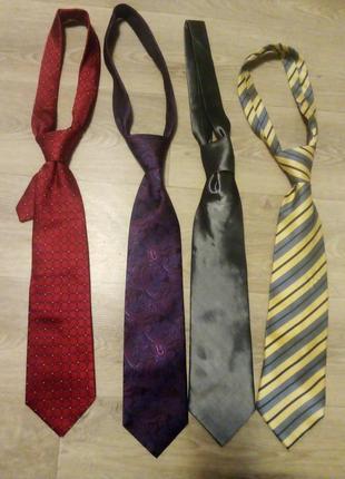 Шовкові краватки, італія