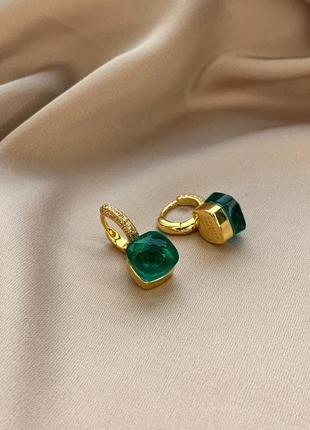 Брендовые серьги с изумрудным камнем, позолота, россыпь циркония
