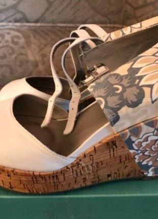 Босоніжки clarks