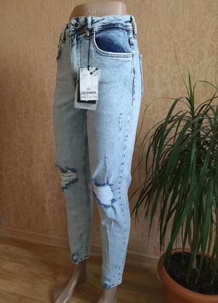 Женские рваные джинсы мом 25-301 фото
