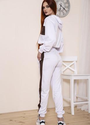 Спортивный костюм женский укороченный цвет бело-коричневый3 фото