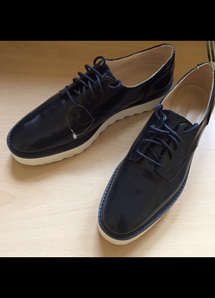 Класні туфлі zara