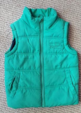 Безрукавка rebel 5-6 лет