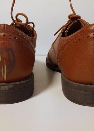 Классические туфли оксфорды теплого коричневого цвета6 фото