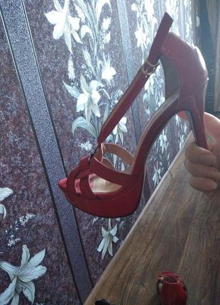 Шкіряні босоніжки