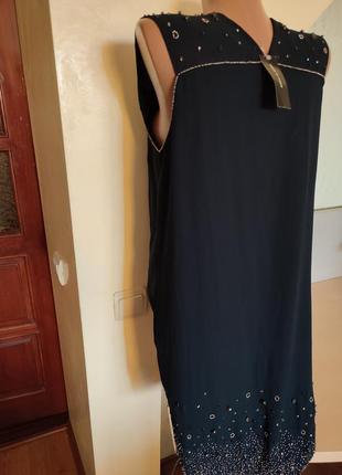 Черное маленькое платье с расшито металлическим бисером и стразами7 фото
