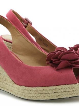 Шкіряні босоніжки clarks