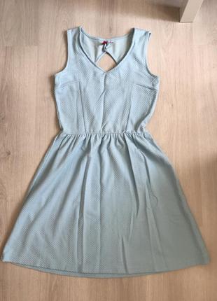 Платье фактурное с красивой спинкой