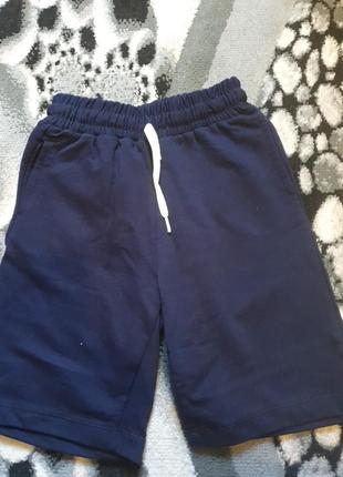 Плотние трикотажние шорти