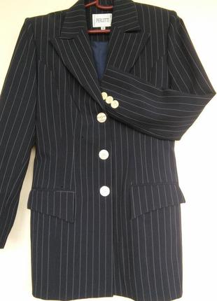 Подовжений піджак з яскравими ґудзиками, розмір м