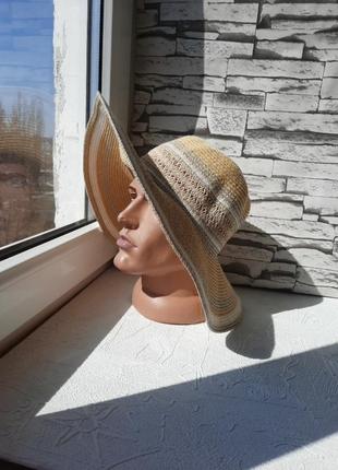 Летняя шляпка с большими полями