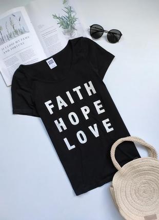 Чорна футболочка vero moda з написом
