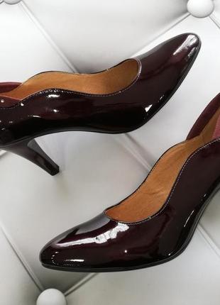 Изысканные комфортные premium-класса туфли лодочки из натур. кожи немецкого бренда caprice
