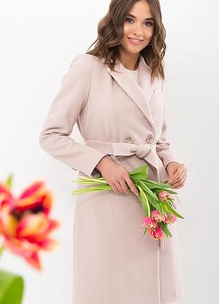 Демисезонное пальто прямого силуэта