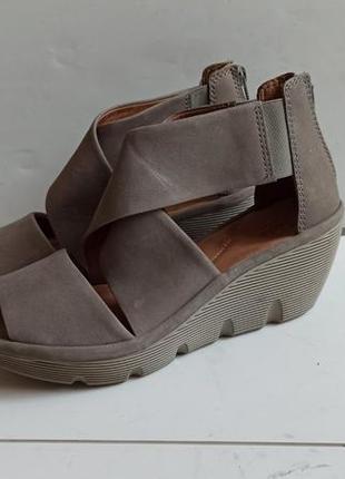 Кожаные босоножки clarks р.391 фото