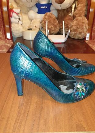 Туфлі жіночі зелені нарядні3 фото