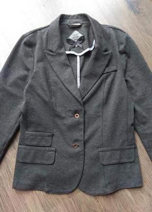 Трикотажный пиджак размер 44-46