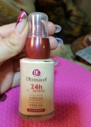 Тональный крем  dermacol