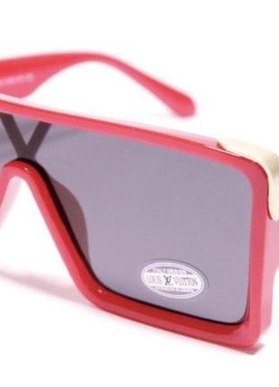 Трендовые солнцезащитные очки