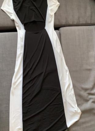 Платье асимметричное черно-белое c вырезом на спине l10 фото