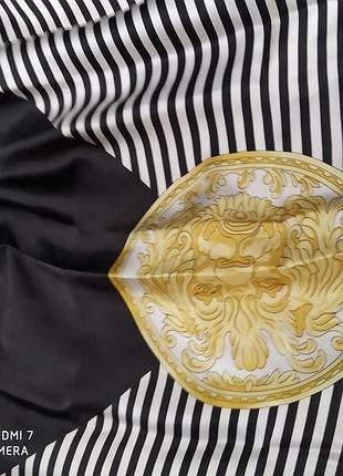 Шелковый женский платок.