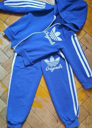 Спортивный костюм
