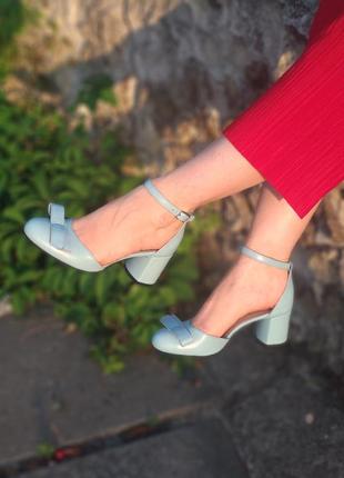 Туфлі човники з бантом із натуральної шкіри на низькому підборі 6 см