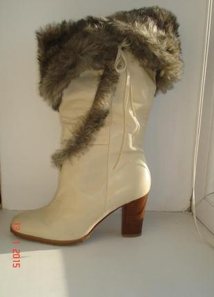 Шикарні нові чоботи - натуральна шкіра (лайковая) бежеві,25 см