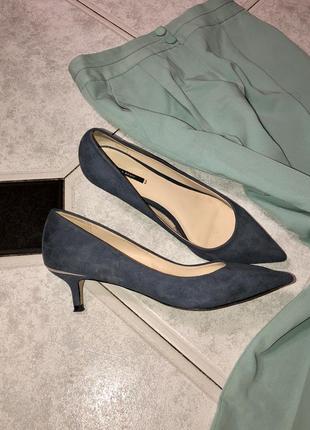Модні човники zara на низькому каблуці на вузьку ніжку ☘️