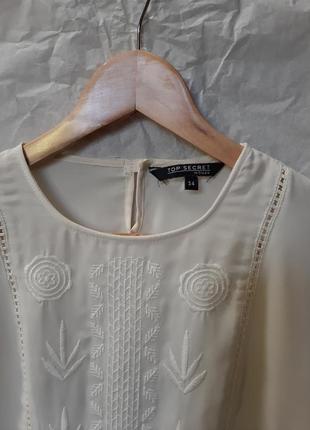 Шифонова блузка з вишивкою4 фото