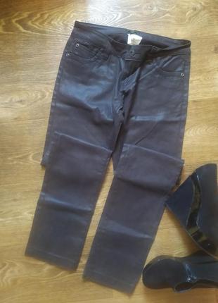Классические брюки джинсы кожаные штаны