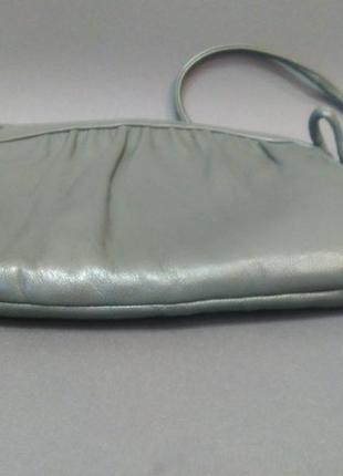 Кожаная сумочка с длинным ремнем через плечо3 фото