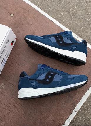 Мужские оригинальные кроссовки saucony shadow 5000 70404-42s blue/white синие8 фото