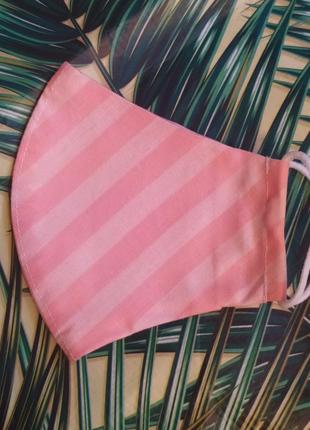 Милая женская маска в полоску