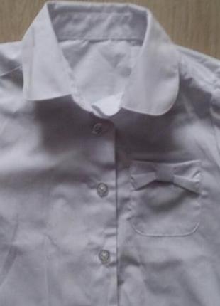 Белая рубашка (4 года) полиэстр + котон, красивая.3 фото