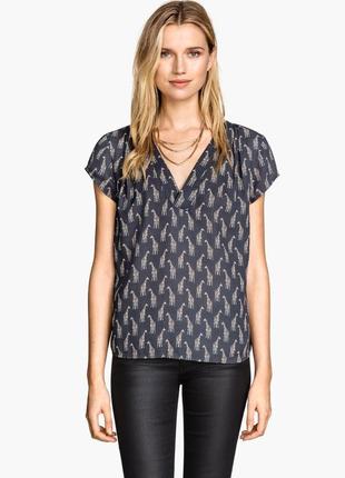 Нереально красивая и стильная брендовая блузка в жирафах.
