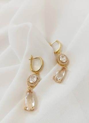 Лаконічні весільні сережки золотистого кольору, сережки позолота з фіанітами ksenija vitali1 фото