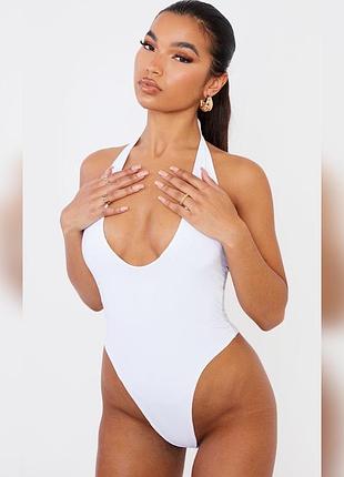 Белый базовый боди на завязке prettylittlethings
