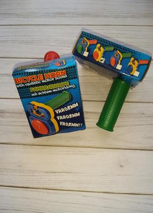 Імітація звуку мотоцикла. іграшка на руль велосипеда