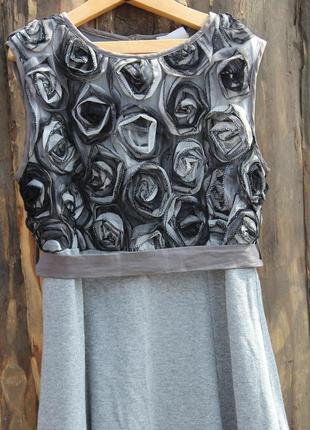 Чарівне плаття на дівчинку-підлітка .італійське оригінал