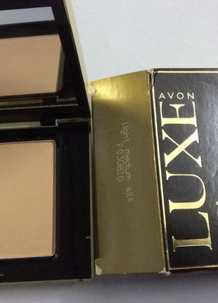 Компактна пудра luxe avon1 фото