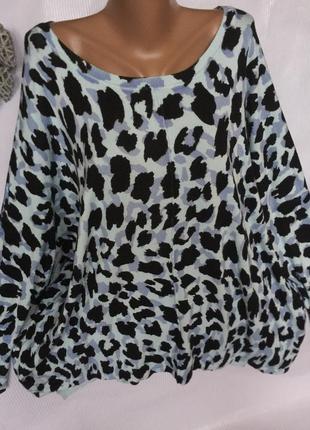 Легкий , трендовий светр