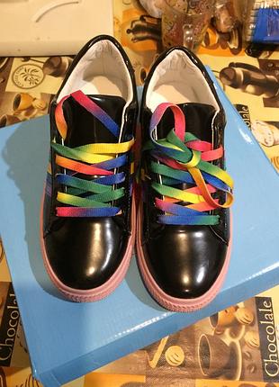 Продам класні кеди ,270грн.36размер