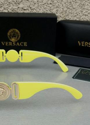 Очки в стиле versace трендовые солнцезащитные очки желтые яркие узкие модные3 фото