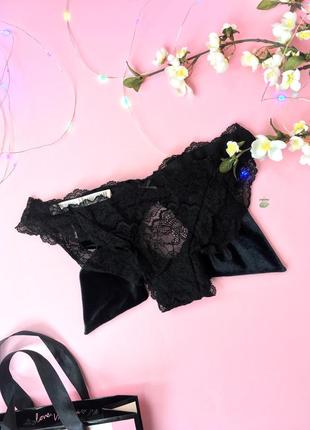 Безумные сексуальные трусики с бархатным бантом lace&velvet bow ouvert cheekini panty vs2 фото